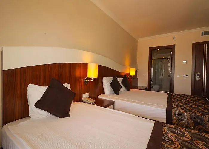 Throne & Hotel Cenger (Manavgat)