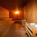 Hotel Throne &