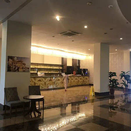 Throne & Hotel *